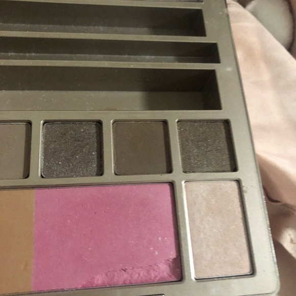 Urban Decay Naked On The Run Palette - Picture 4 of 5